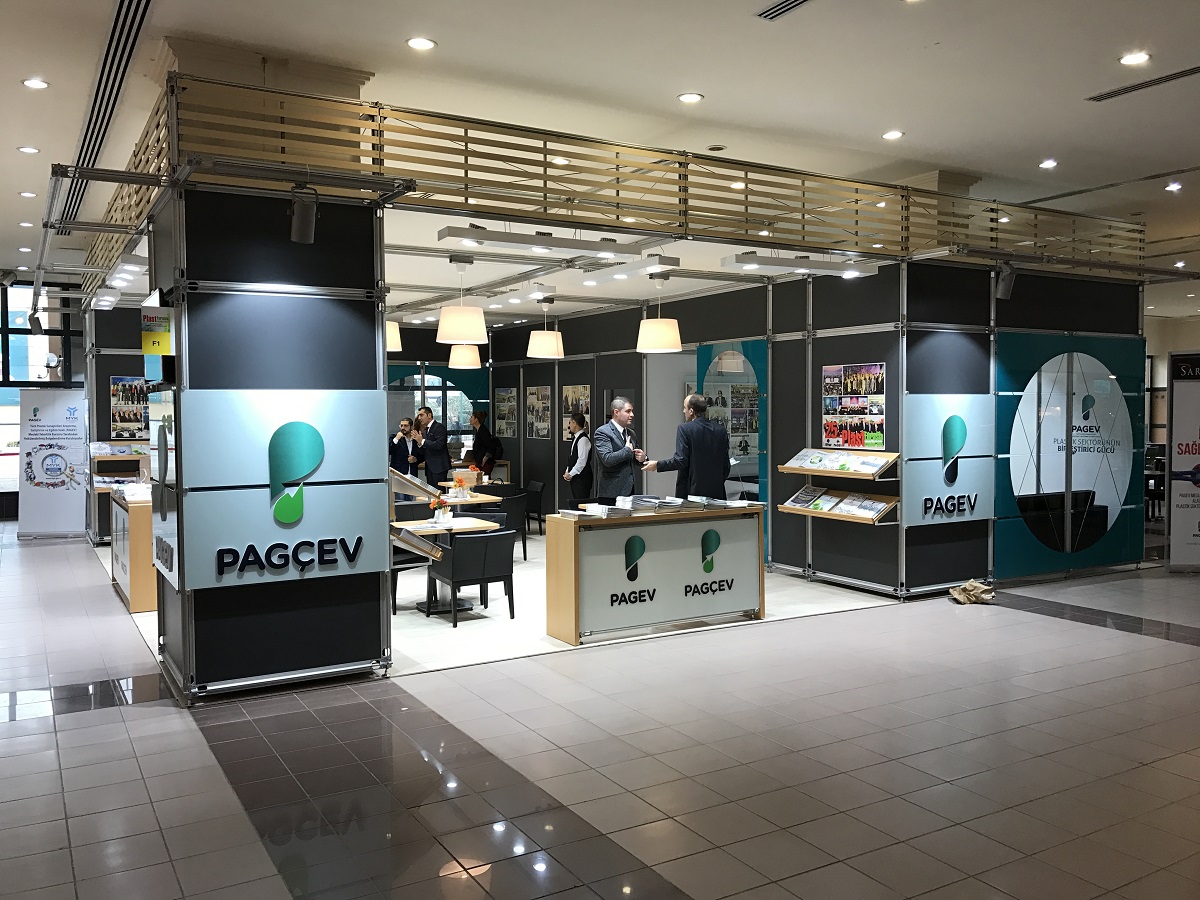 Exhibition stand slide 14